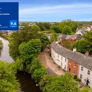 riverside-townhouse.belfasthotelsireland.com/
